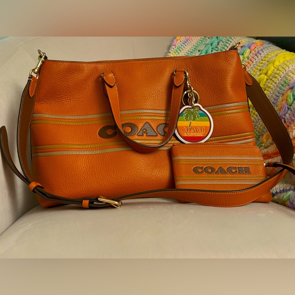 Large Brown Zip Up Coach Carryall Tote with Matching Wallet & Charm